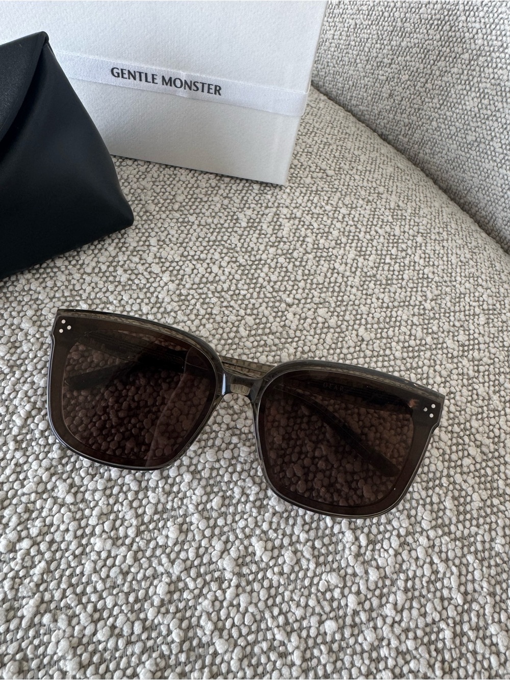Gentle Monster Dear KC6 Sunglasses with Green/Brown Lenses New in Box - Picture 2 of 7